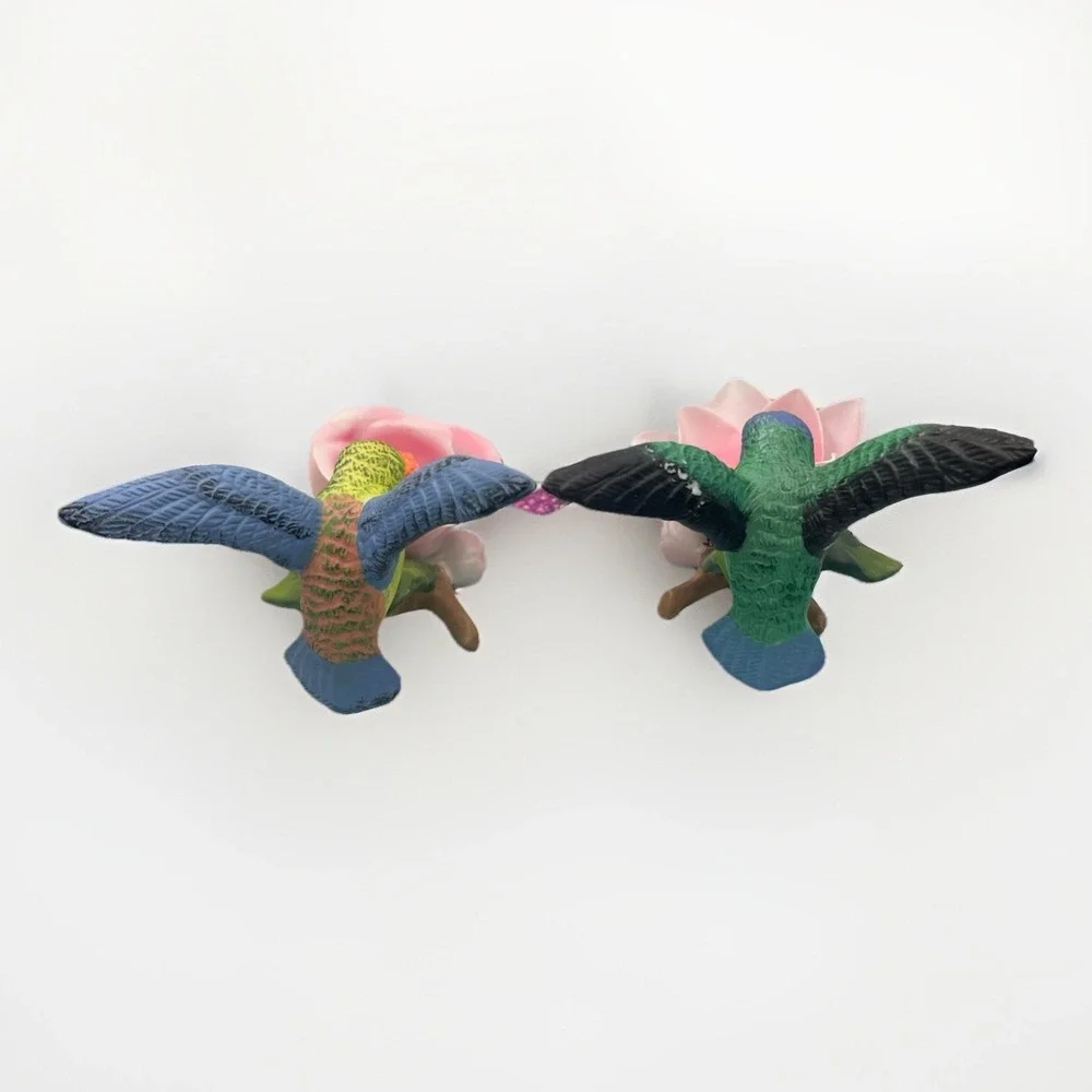 2 VNTG‎ Hummingbird Figurines